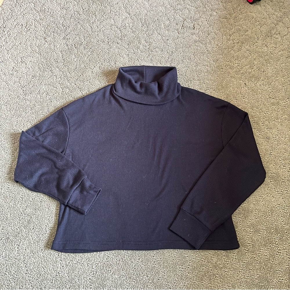EUC Women’s SHEIN Ribbed Turtle Neck size Small in Black